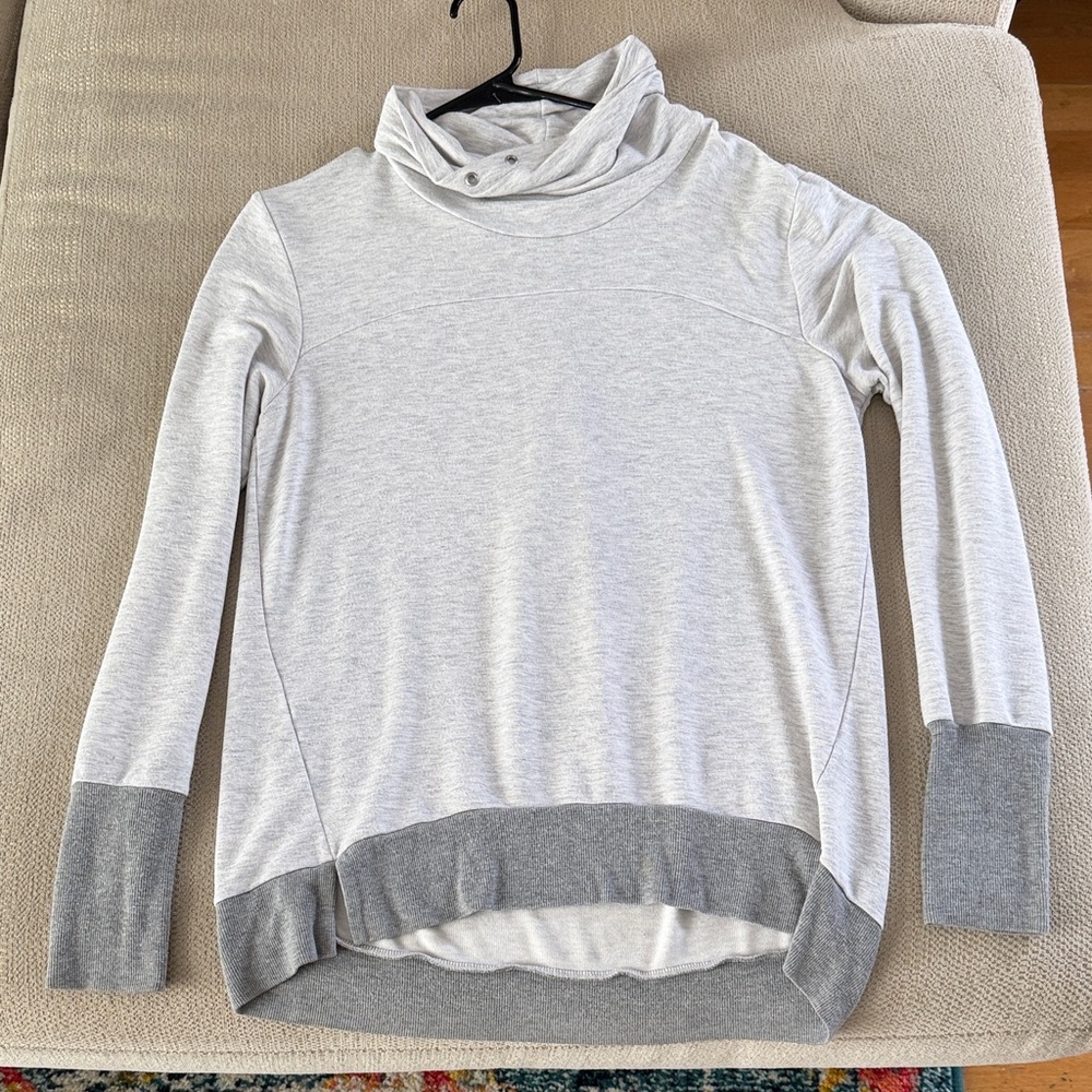 Te Verde Gray Cowl Neck Sweater